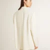 Chaqueta oversize de un solo pecho en color blanco con efecto seda y bordados