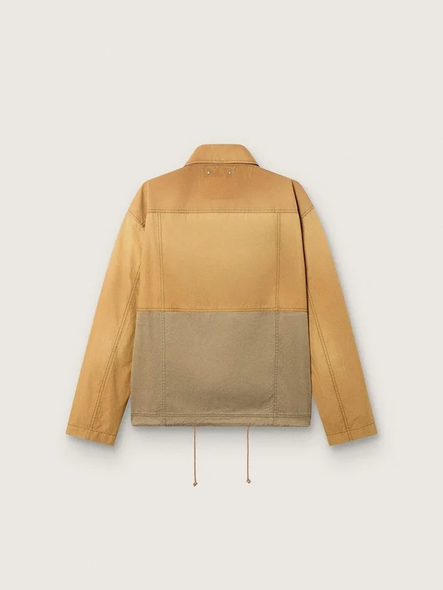 Chaqueta safari unisex de algodón en tonos beige y verde militar con bolsillos extragrandes