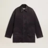 Chaqueta vaquera de hombre con detalles desgastados y cuello de piel