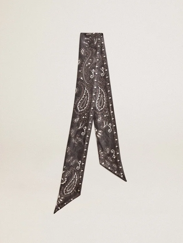 Cinta de sarga de seda negra con estampado de paisley