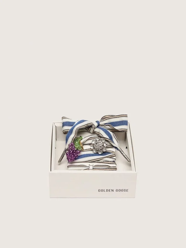 Cordones a rayas «Pieles» con dijes de uva y cristal
