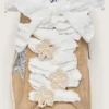 Cordones blancos arrugados «Pieles» con apliques de cuentas en forma de flor