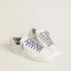 Cordones de algodón en tono morado desgastado con puntas con logotipo