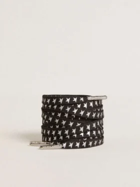 Cordones de algodón negros con estrellas plateadas en contraste