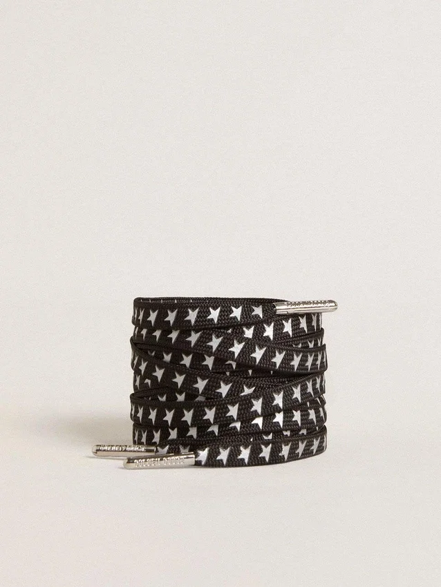 Cordones de algodón negros con estrellas plateadas en contraste