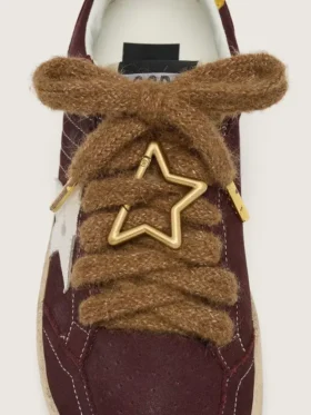 Cordones de lana de color marrón «Pieles» con mosquetón en forma de estrella dorada
