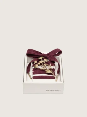 Cordones de pieles CNY de lana burdeos con broche de flor dorado