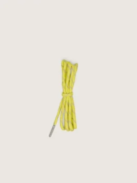 Cordones de senderismo amarillos con detalles grises