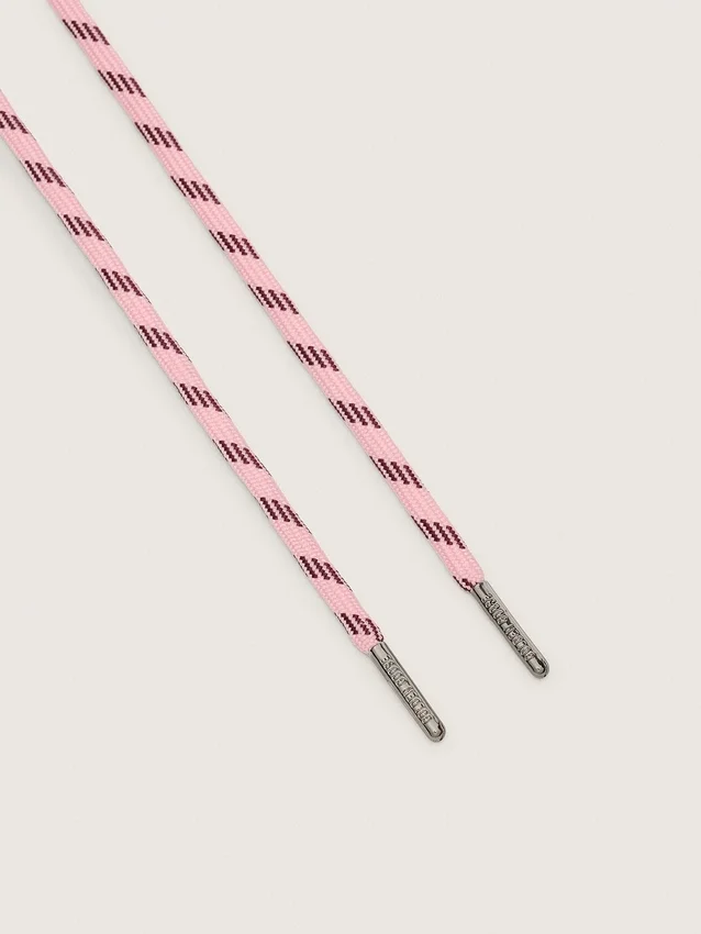 Cordones de senderismo en rosa y burdeos