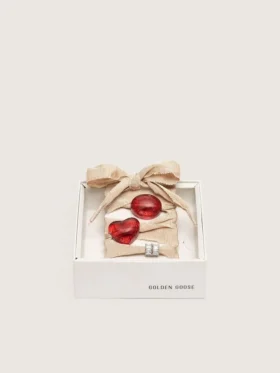 Cordones dorados «Pieles» de CNY con dijes rojos y cristales
