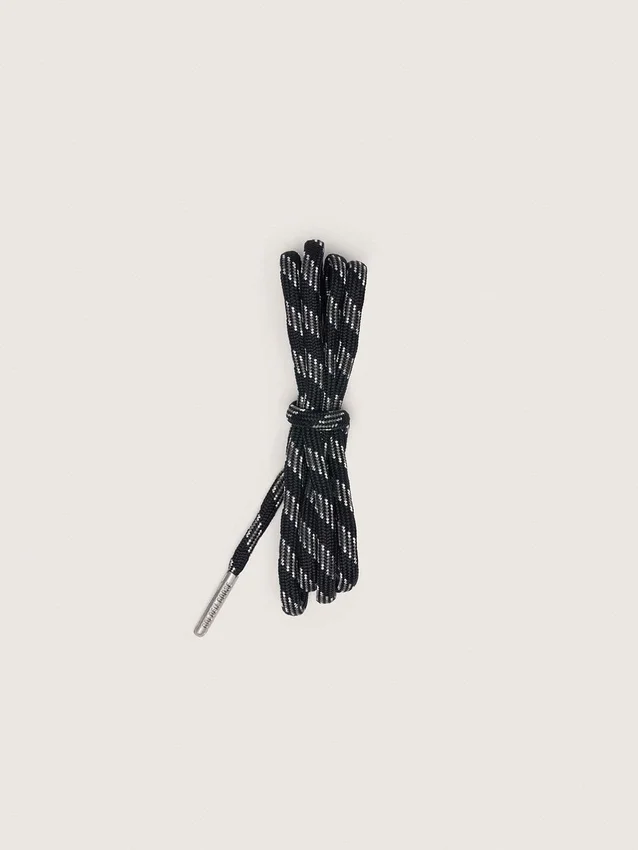 Cordones negros para senderismo con detalles en gris