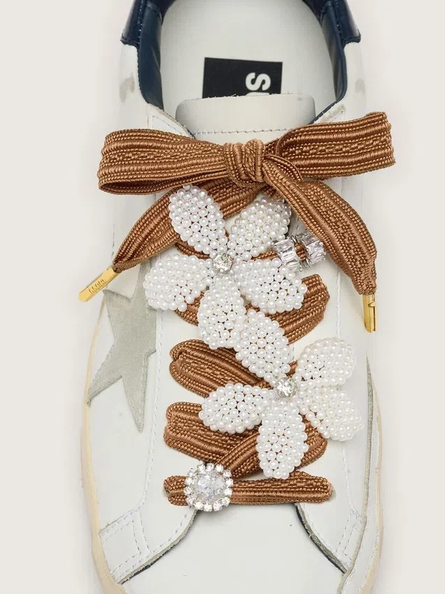 Cordones «Pieles» a rayas burdeos y melocotón con dijes de cuentas y cristales