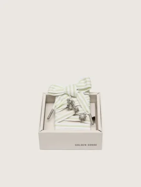 Cordones «Pieles» a rayas verdes y blancas con dijes