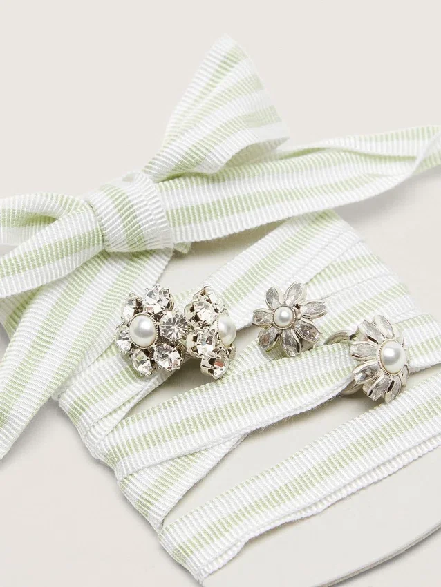 Cordones «Pieles» a rayas verdes y blancas con dijes