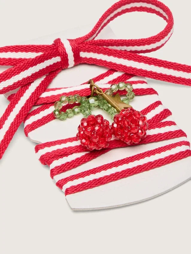 Cordones «Pieles» rojos y blancos con colgante de cereza