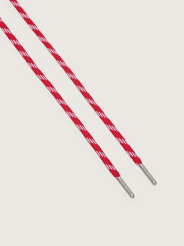 Cordones rojos para senderismo con detalles blancos