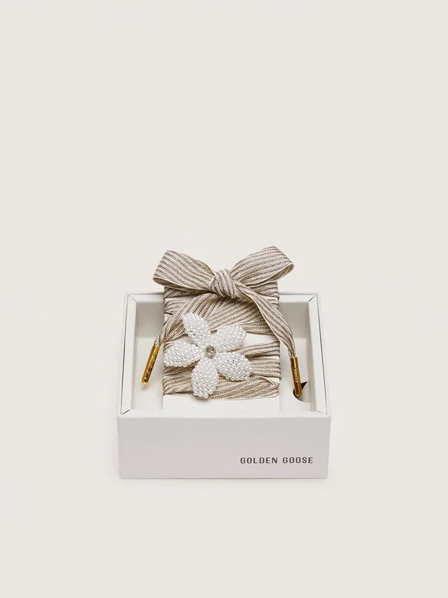 Cordones «Vintage» de Pieles a rayas blancas y beige con colgante en forma de flor