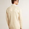 Cárdigan beige para hombre con la inscripción «Golden» en la espalda