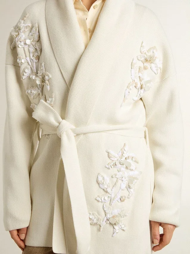 Cárdigan de algodón color crema para mujer con bordados florales