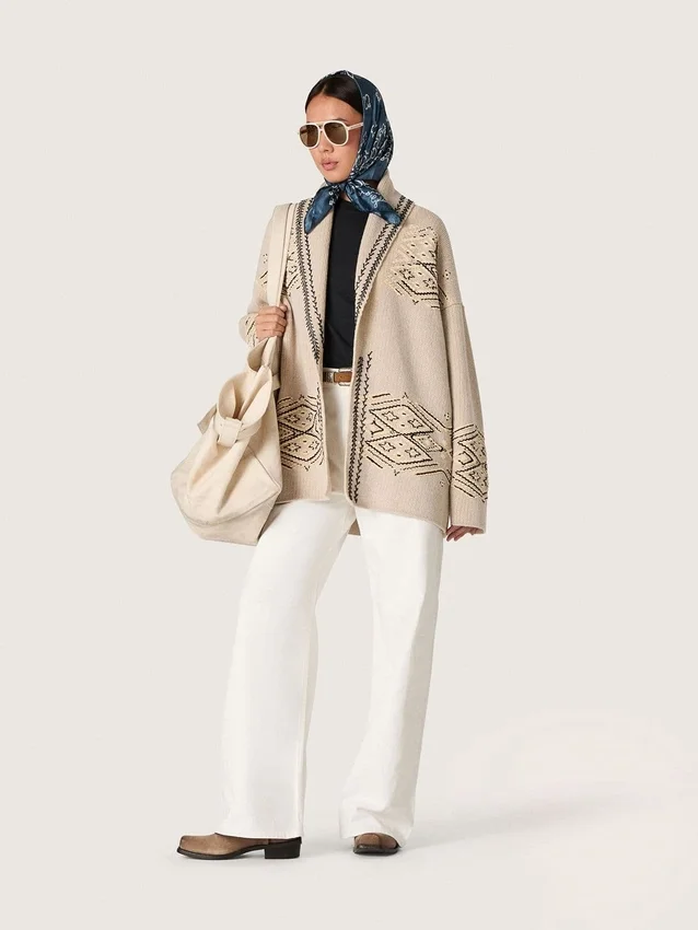 Cárdigan de mujer con cinturón, en mezcla de lana beige con bordados en contraste