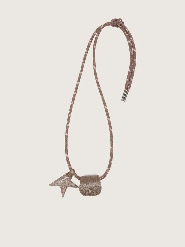Estuche para gafas con cordón de senderismo de cuero beige, clip floral y clip en forma de estrella