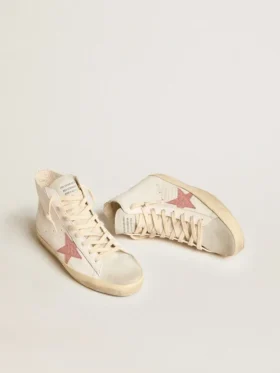 Francy en napa color crema con estrella de piel con estampado de cocodrilo rosa
