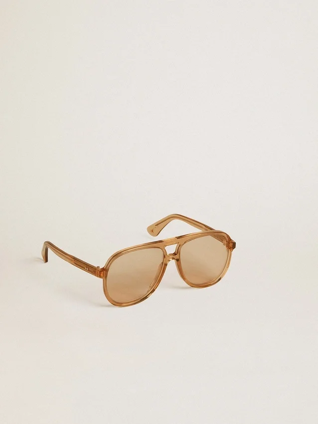 Gafas de sol de estilo aviador con montura y lentes de color miel