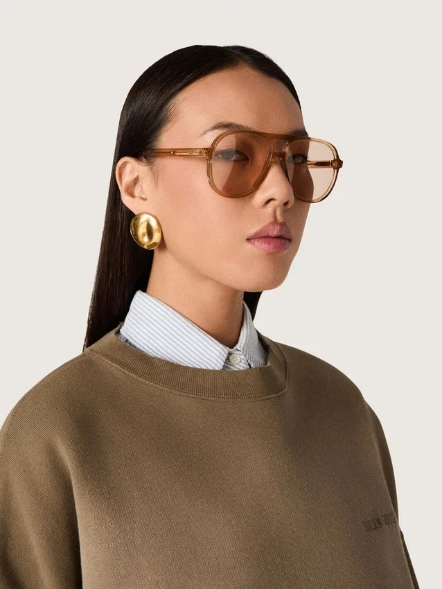 Gafas de sol de estilo aviador con montura y lentes de color miel