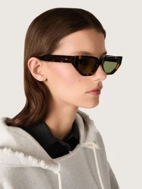 Gafas de sol de estilo rectangular con montura marrón habana