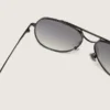 Gafas de sol estilo aviador con montura de color metal y lentes grises