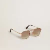 Gafas de sol estilo aviador con montura dorada y lentes beige