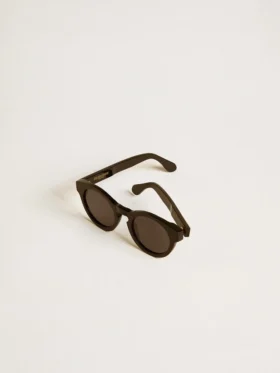 Gafas de sol Panthos de estilo cuadrado con montura y lentes negras