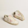 Hi Star en piel blanca con estrella de ante rosa y lengüeta del talón con purpurina rosa