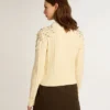Jersey corto de mujer en blanco desgastado con cristales decorativos