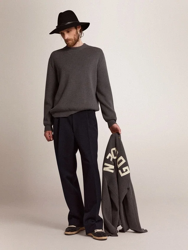 Jersey de cuello redondo para hombre en algodón gris oscuro con logotipo en la espalda