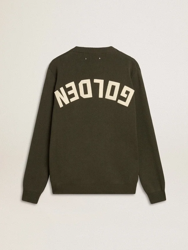 Jersey de cuello redondo para hombre en verde militar con letras «doradas» en la espalda