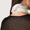 Jersey de cuello redondo para mujer con estampado jacquard floral negro