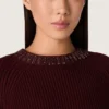 Jersey de cuello redondo para mujer de lana burdeos con bordado de strass