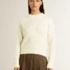 Jersey de cuello redondo para mujer en lana merina blanca con cristales por toda la prenda