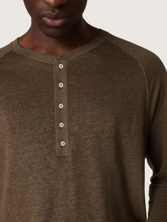 Jersey de manga larga para hombre en jersey de lino marrón carey