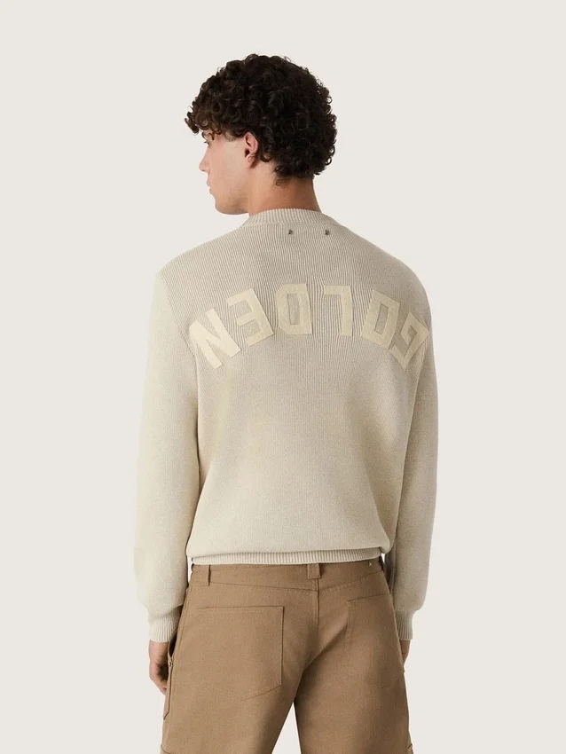 Jersey unisex de cuello redondo de algodón beige con parche en la parte delantera y logotipo en la espalda