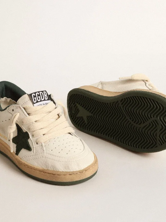 Junior Ball Star en piel blanca con estrella de ante verde