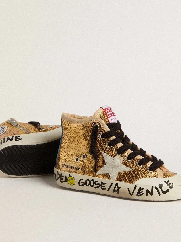 Las «Young Francy Penstar» con lentejuelas doradas y una estrella de ante gris hielo