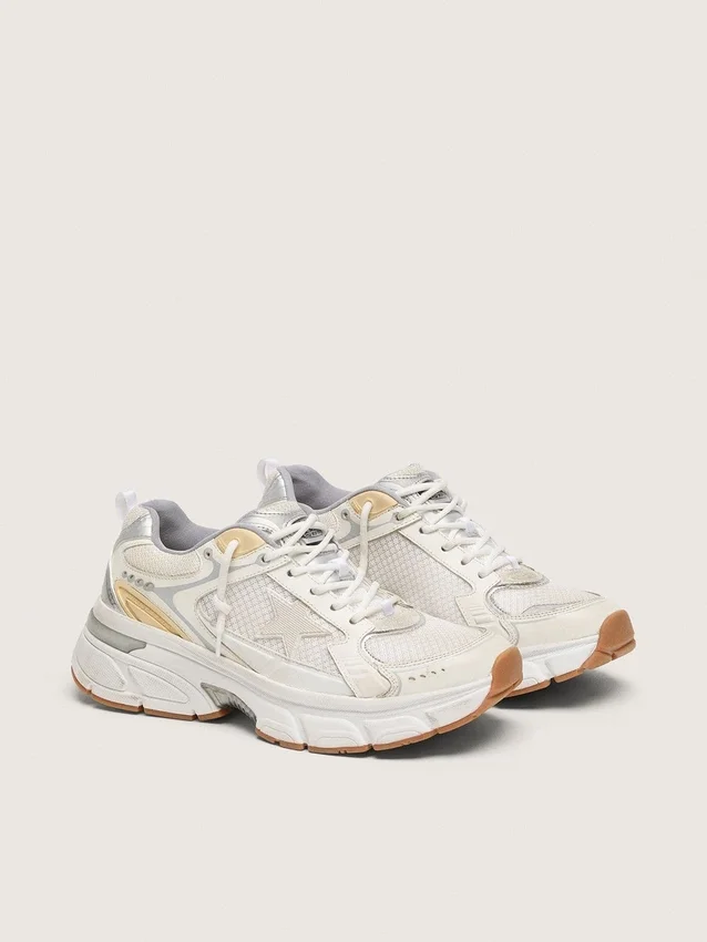 Lightstar para mujer en piel blanca y malla con estrella en blanco desgastado