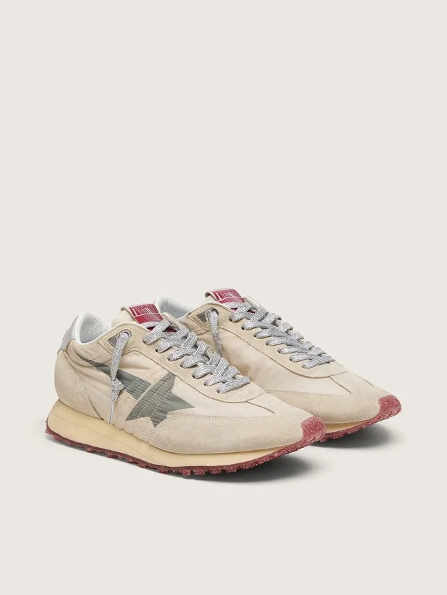 Marathon para hombre con parte superior de nailon beige y estrella gris