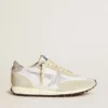 Marathon para hombre con parte superior de nailon blanco y estrella plateada