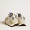 Marathon para hombre con parte superior de nailon blanco y estrella plateada