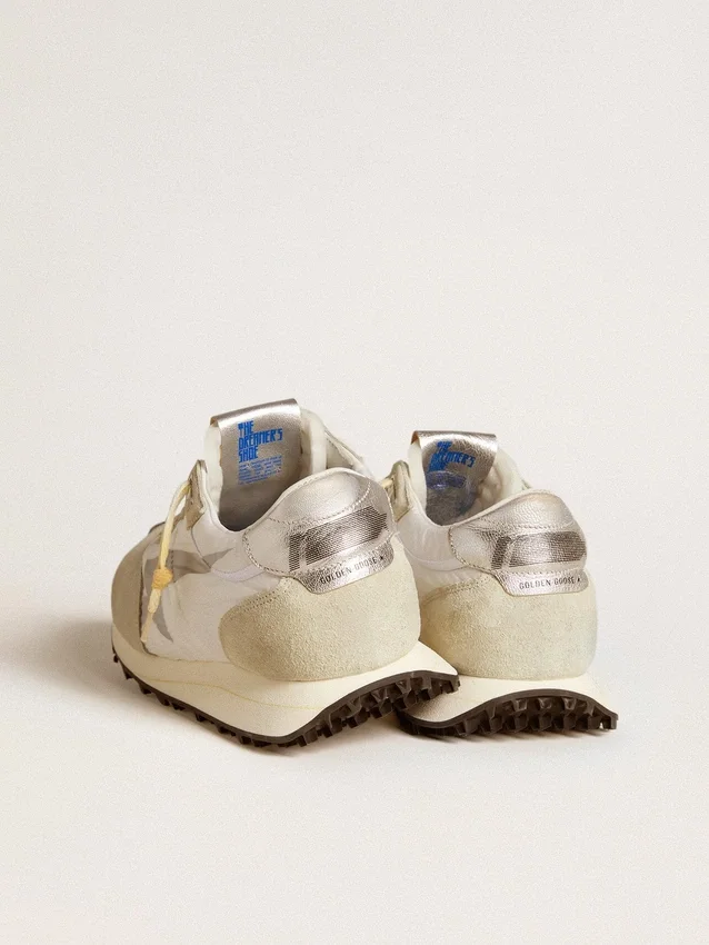 Marathon para hombre con parte superior de nailon blanco y estrella plateada