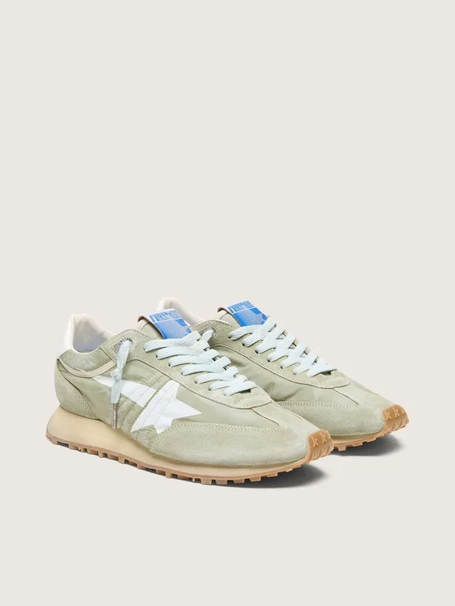 Marathon para hombre en nailon verde salvia con estrella blanca