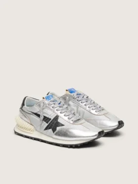 Marathon para mujer con parte superior de nailon ripstop plateado y estrella negra